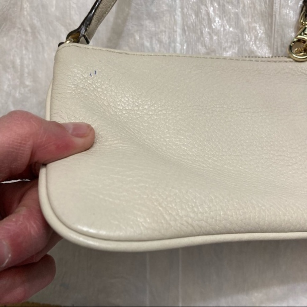 Michael kors creamy white leather gold mk medallion - Picture 5 of 7